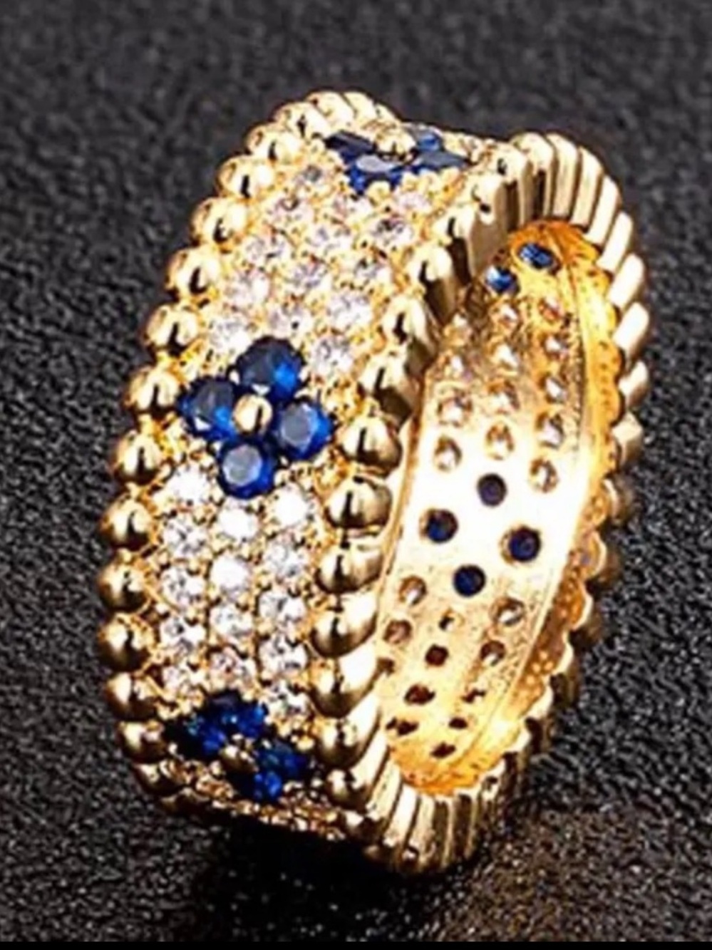 18k Sapphire Venetian Band